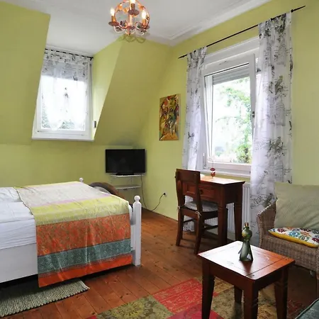 Lamba Gastezimmer